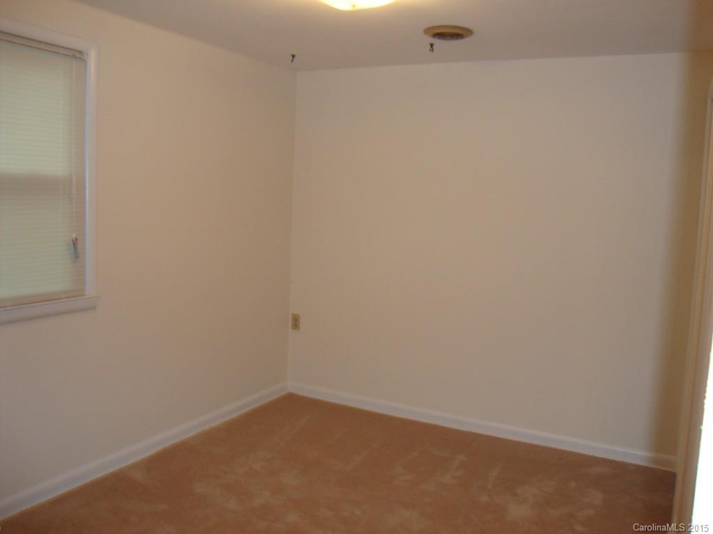 5227 Queen Anne Road Charlotte, NC 28217 - Photo 8 of 18 Gallery Image 8