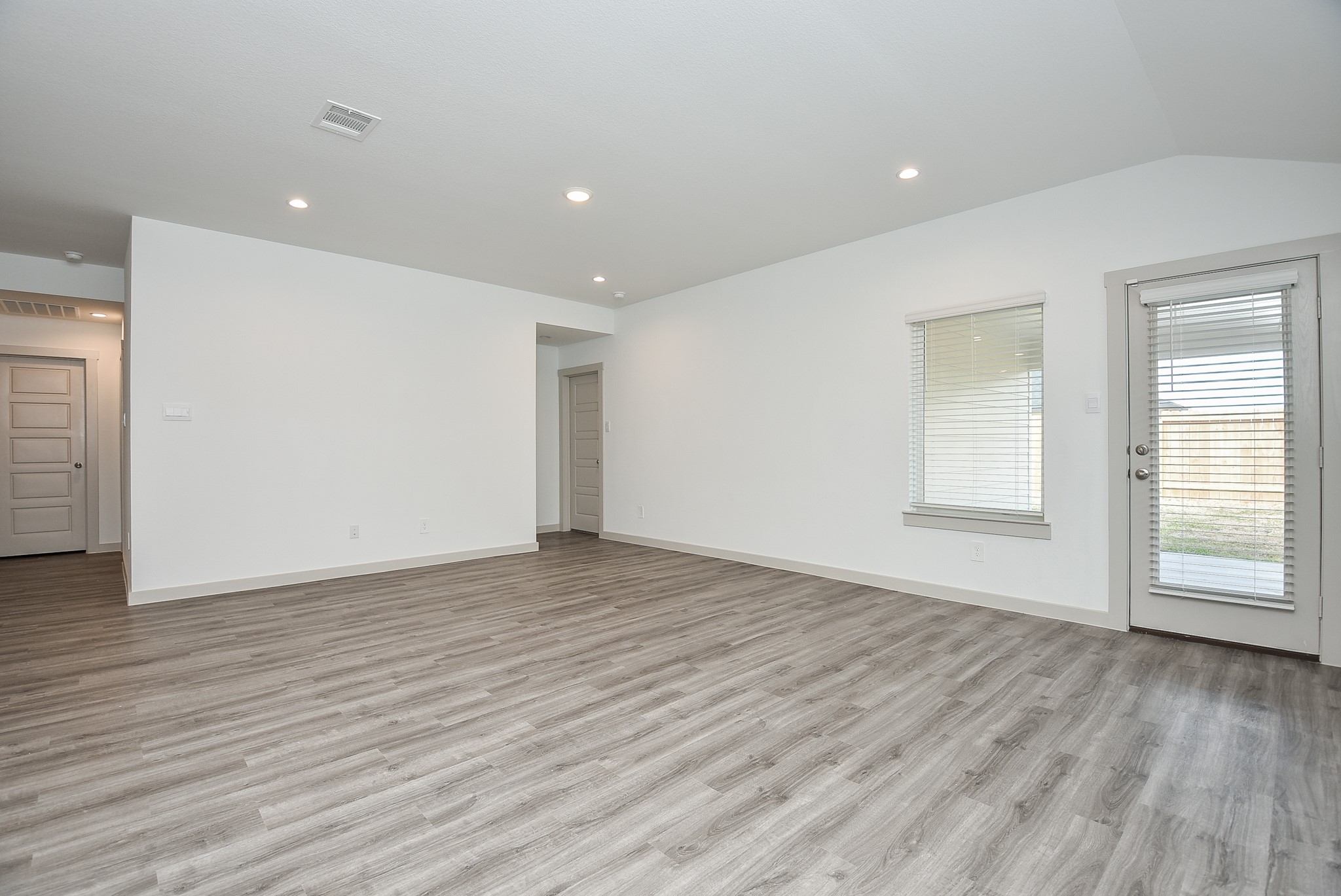 7827 Sleek Flock Lane Rosharon, TX 77583 - Photo 16 of 33