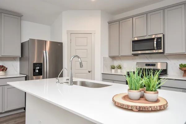 $2,500 | 7827 Sleek Flock Lane, Rosharon, TX 77583