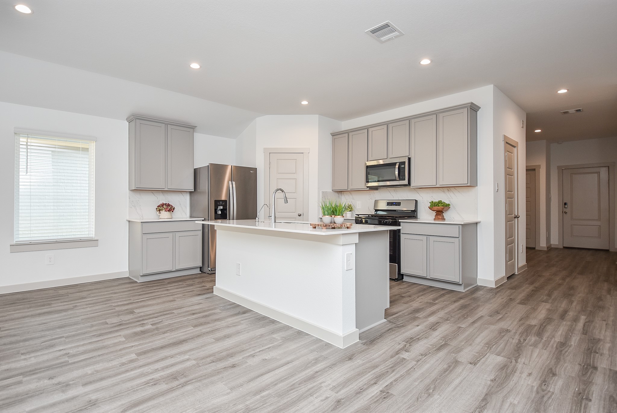 7827 Sleek Flock Lane Rosharon, TX 77583 - Photo 9 of 33