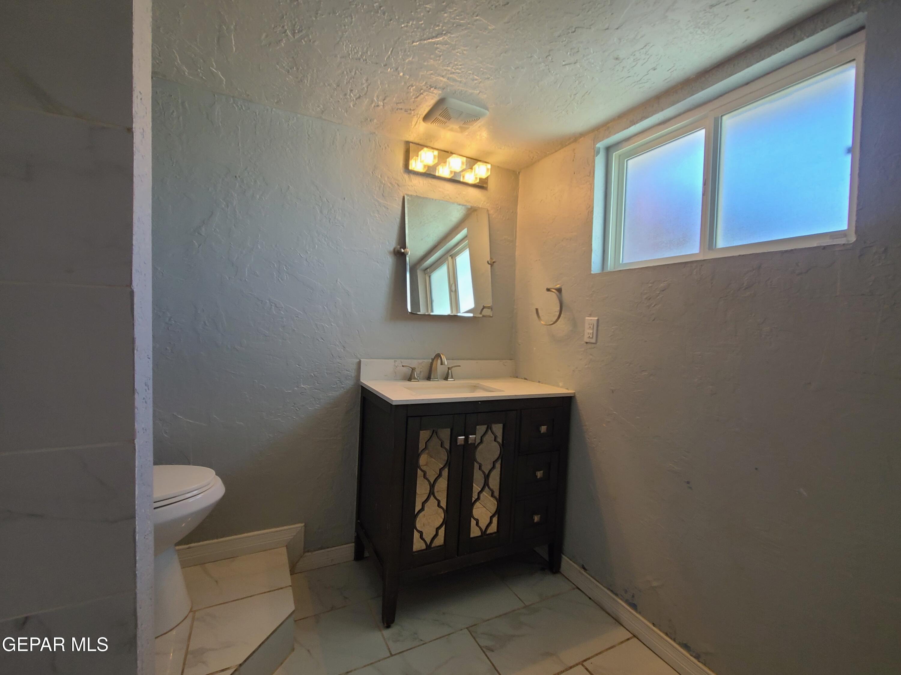 1714 Banker Road Canutillo, TX 79835 - Photo 28 of 78 Primary Bathroom 1
