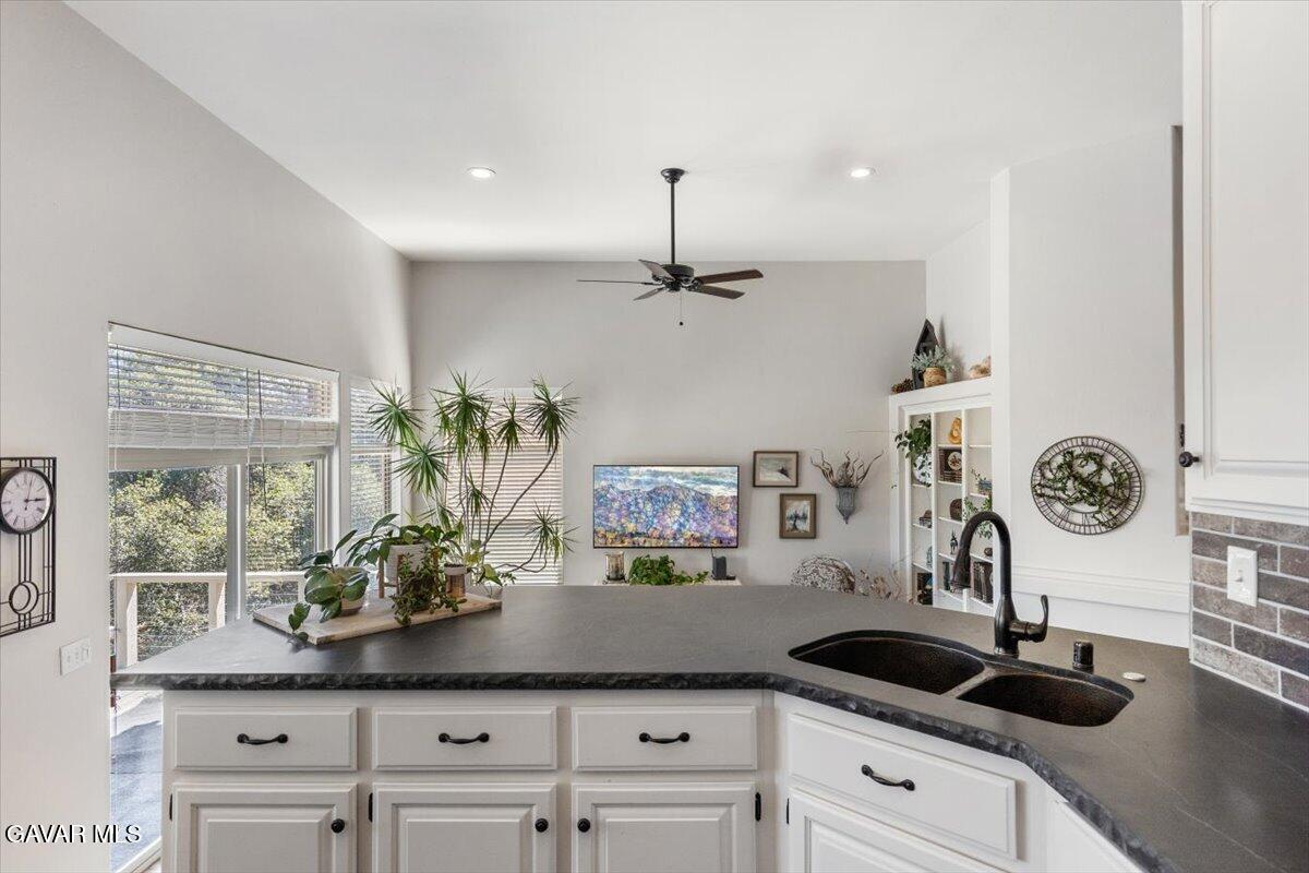 25901 Columbia Way Tehachapi, CA 93561 - Photo 14 of 44 37-6Y9A3505