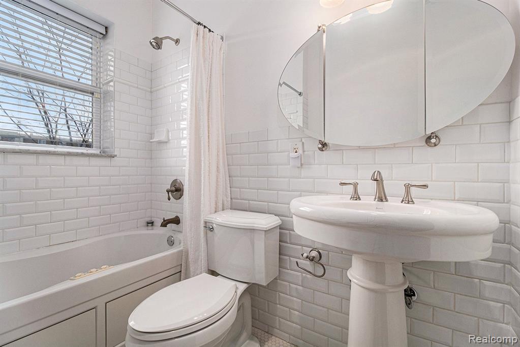 327 Southfield Road, Unit 18 Birmingham, MI 48009 - Photo 16 of 29