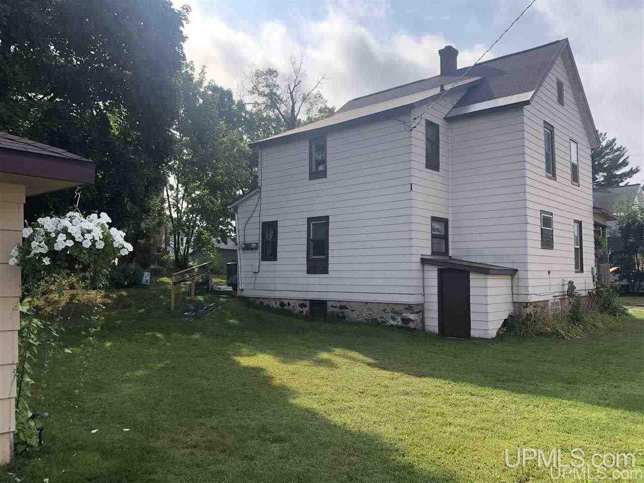 503 East Ridge Street Ishpeming, MI 49849 - Photo 3 of 29