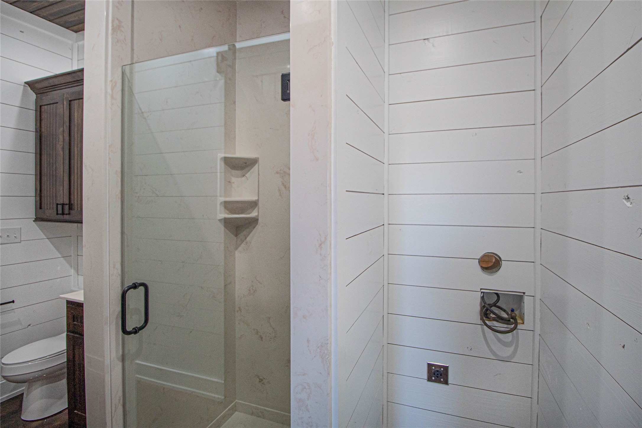 1275 Castlewood Road Livingston, TX 77351 - Photo 28 of 50 a bathroom with a shower