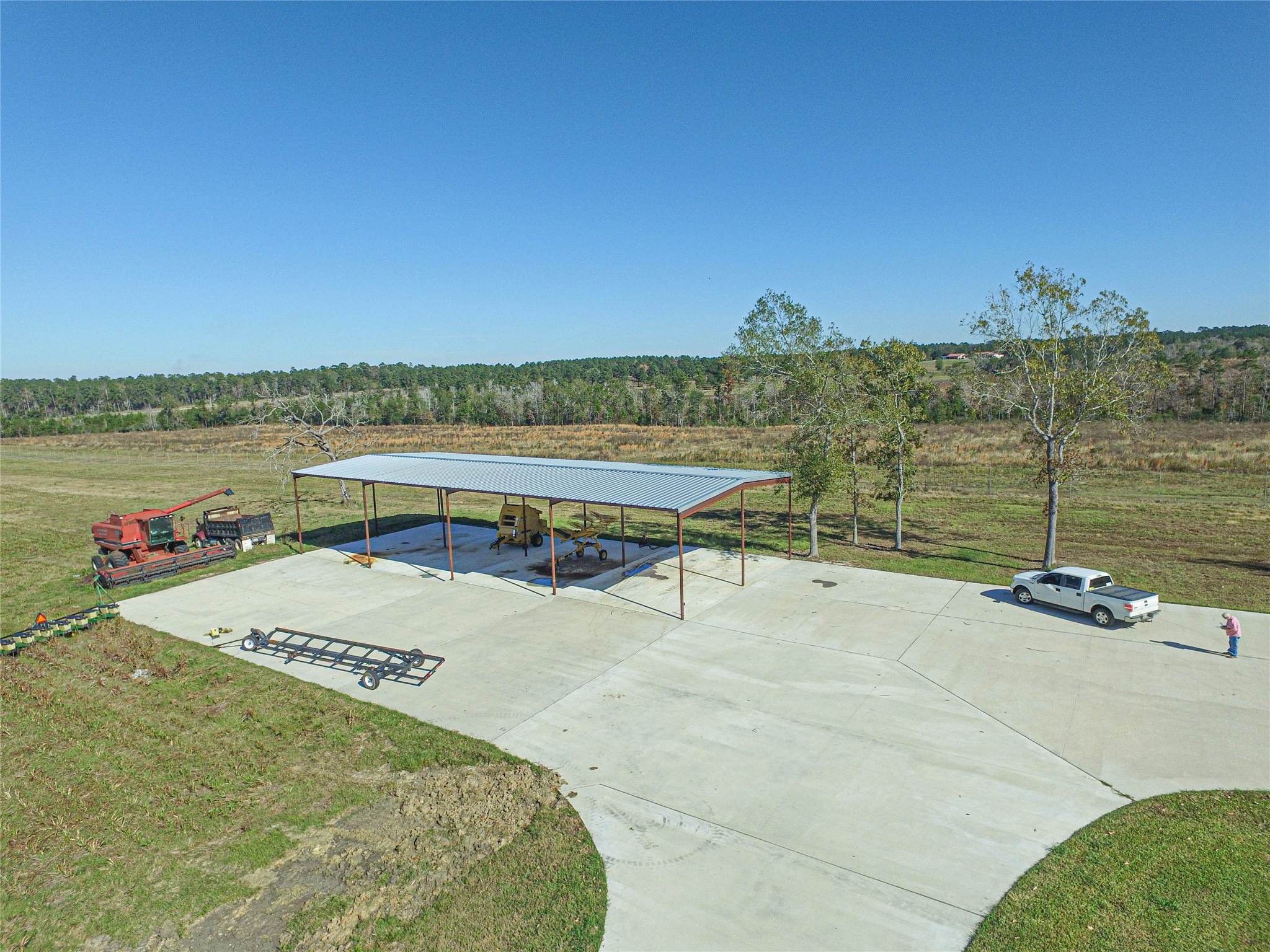 1275 Castlewood Road Livingston, TX 77351 - Photo 3 of 50 a view of a terrace with chairs