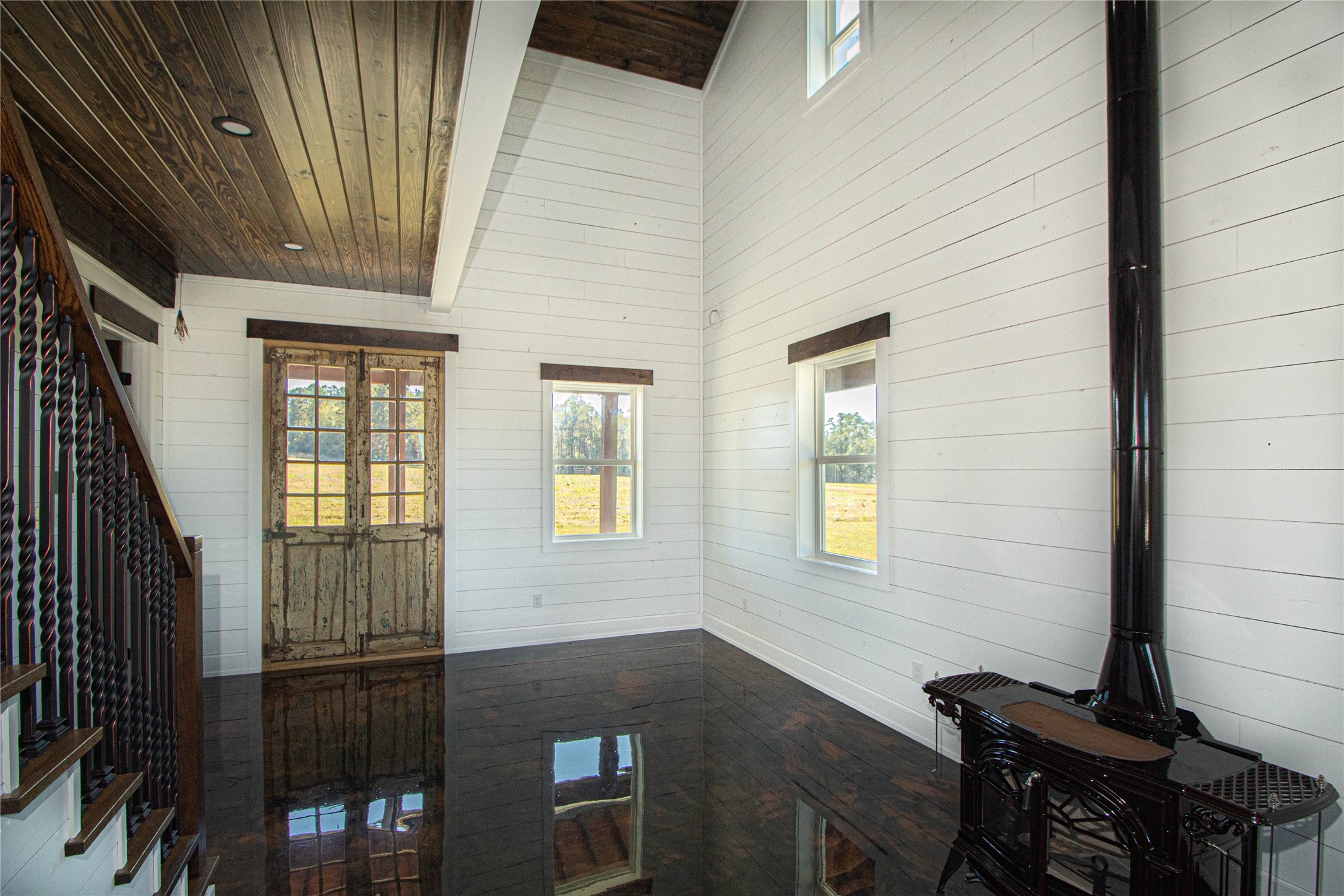1275 Castlewood Road Livingston, TX 77351 - Photo 34 of 50 a view of an empty room with a window
