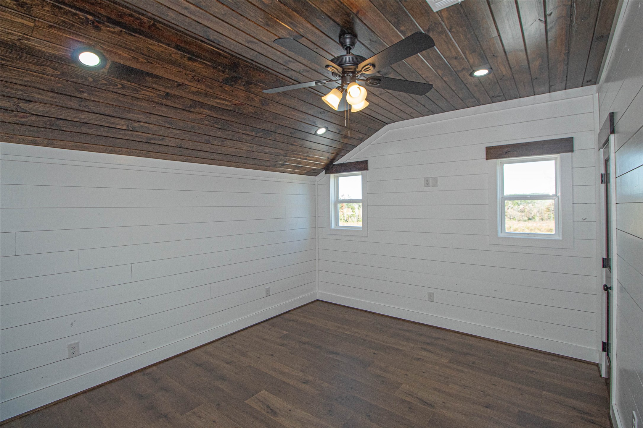 1275 Castlewood Road Livingston, TX 77351 - Photo 48 of 50 wooden floor in an empty room with a window