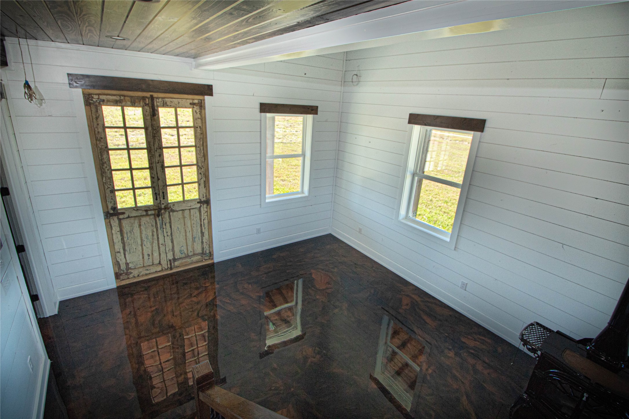 1275 Castlewood Road Livingston, TX 77351 - Photo 50 of 50 a view of an empty room with a window