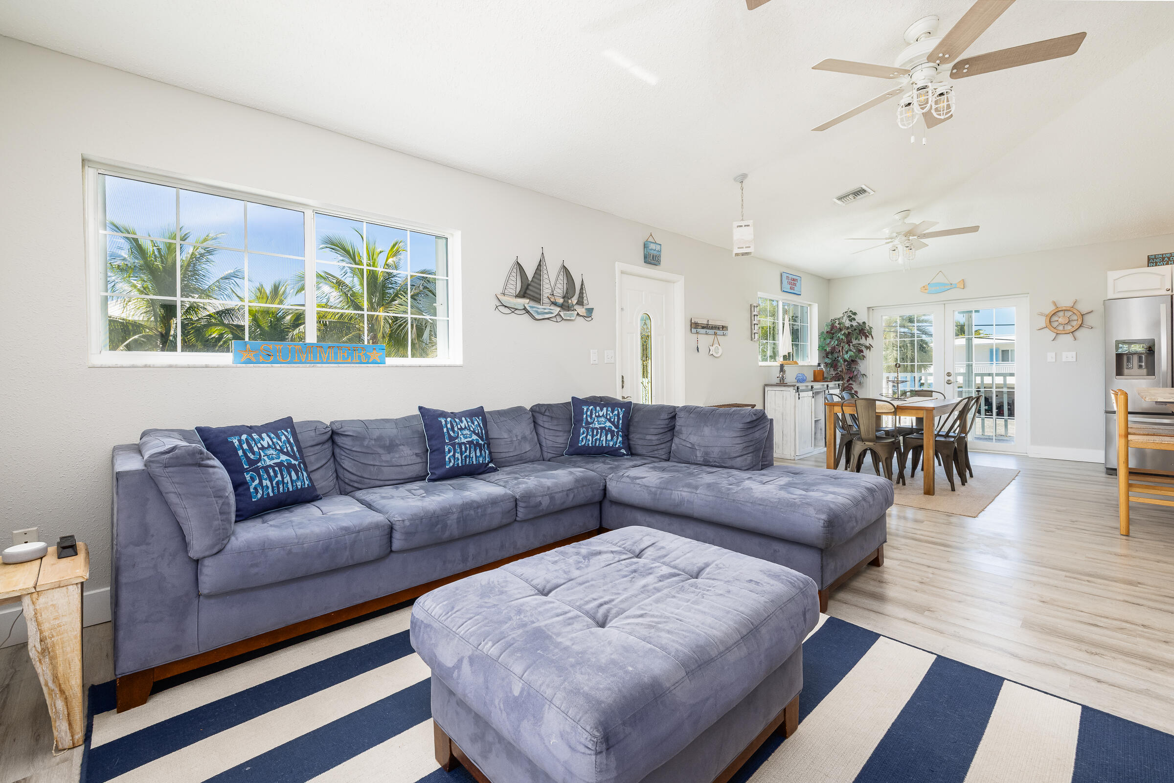18 Bounty Lane Key Largo, FL 33037 - Photo 17 of 73 a living room with furniture and a large window
