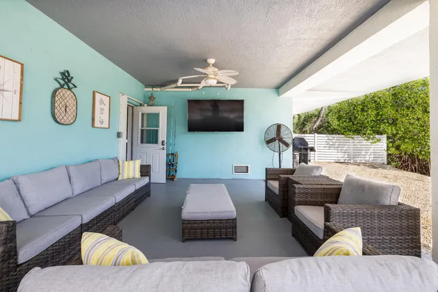 $1,699,900 | 18 Bounty Lane, Key Largo, FL 33037