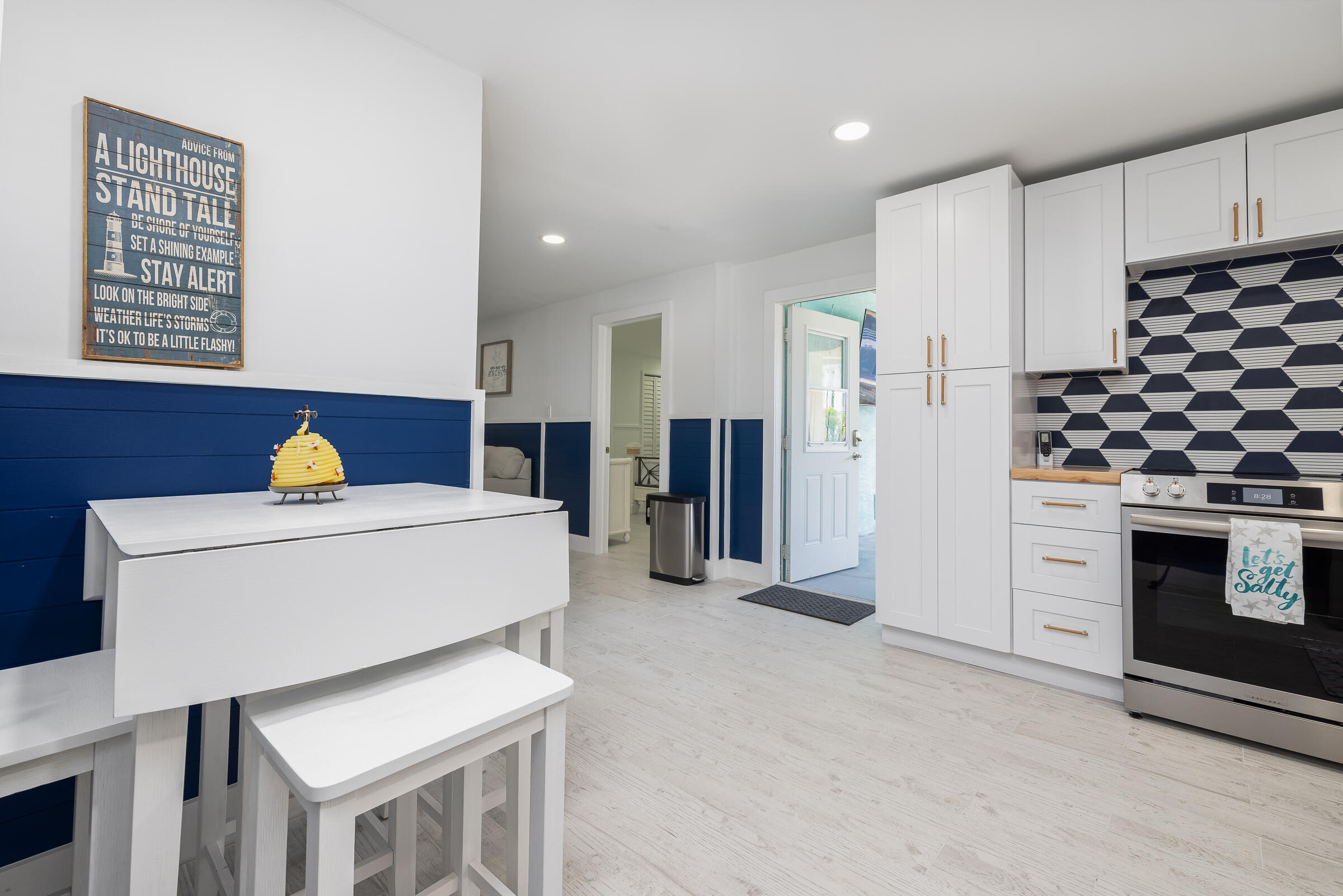 18 Bounty Lane Key Largo, FL 33037 - Photo 61 of 73 a workspace with furniture and window