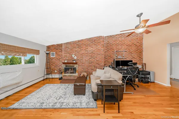 $259,900 | 365 Highway 111, Unit B6, Smithtown, NY 11787