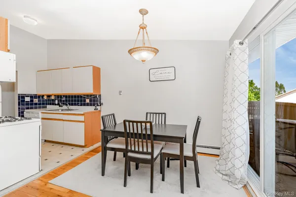 $259,900 | 365 Highway 111, Unit B6, Smithtown, NY 11787