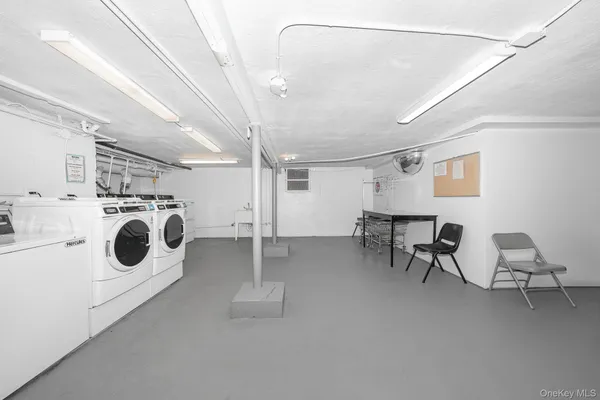 $259,900 | 365 Highway 111, Unit B6, Smithtown, NY 11787