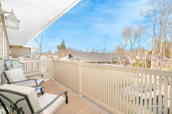 $259,900 | 365 Highway 111, Unit B6, Smithtown, NY 11787