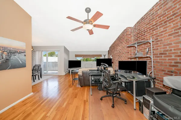 $259,900 | 365 Highway 111, Unit B6, Smithtown, NY 11787