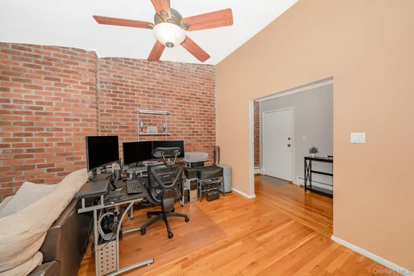 $259,900 | 365 Highway 111, Unit B6, Smithtown, NY 11787