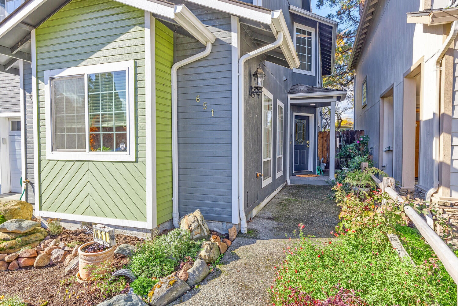 651 Shadow Way Central Point, OR 97502 - Photo 1 of 31 04_SA_4_mls