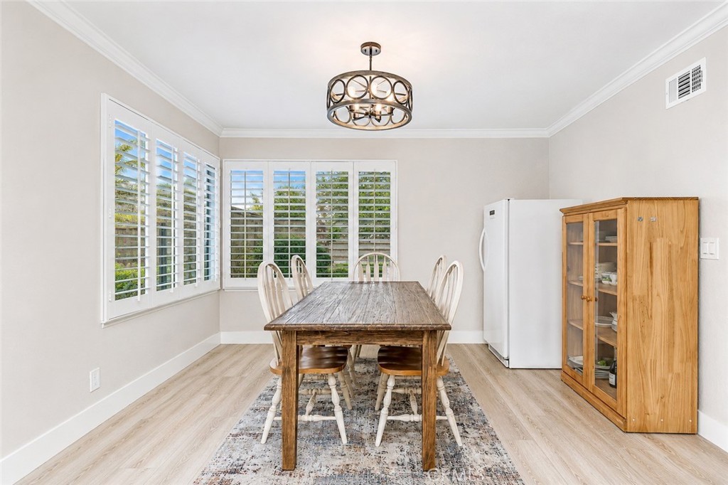 6401 Nohl Ranch Road, Unit 3 Anaheim, CA 92807 - Photo 20 of 48 Dining area