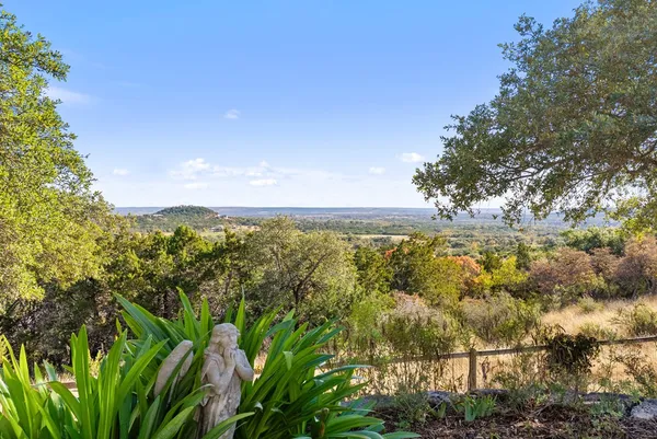 $2,250,000 | 193 Ledge Stone Drive, Fredericksburg, TX 78624