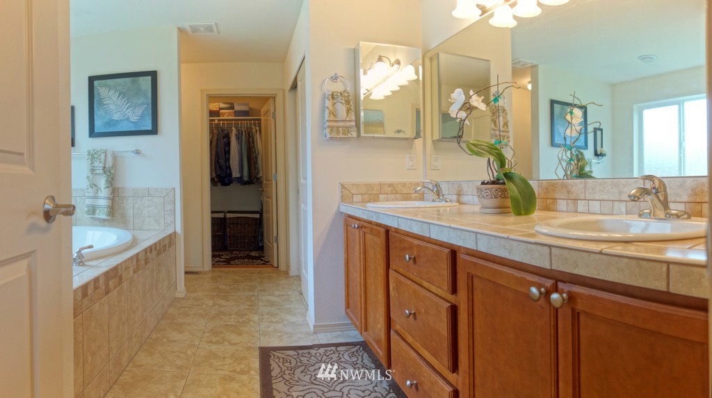 18106 Wild Violet Lane Southwest Rochester, WA 98579 - Photo 13 of 24