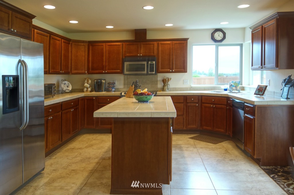 18106 Wild Violet Lane Southwest Rochester, WA 98579 - Photo 3 of 24