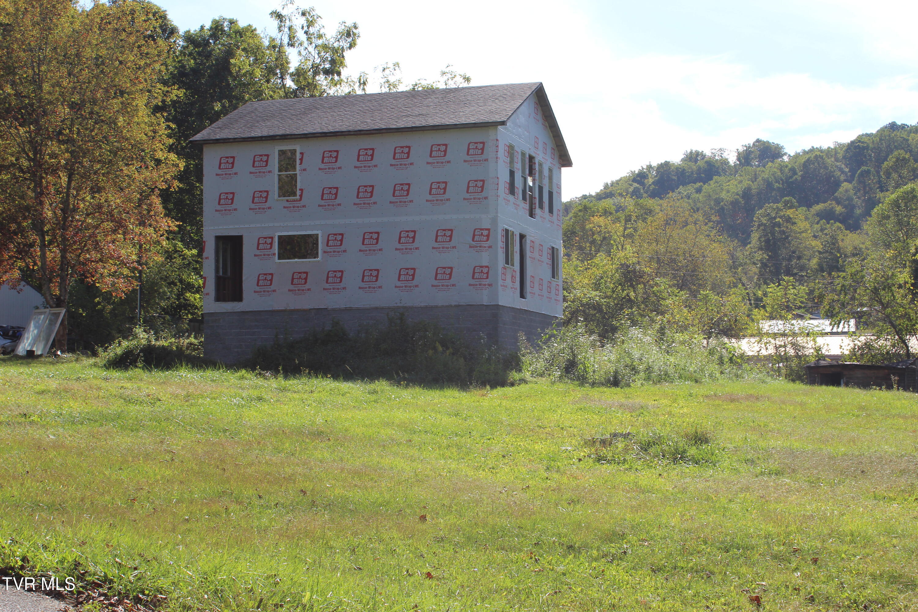 278 Long Hollow Road Elizabethton, TN 37643 - Photo 8 of 8 IMG_8761