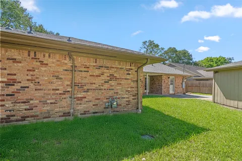 $515,000 | 5834 Braesheather Drive, Houston, TX 77096