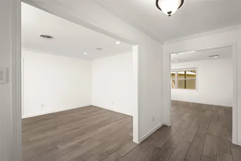 $515,000 | 5834 Braesheather Drive, Houston, TX 77096