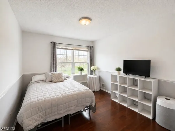 $3,000 | 605 Magnolia Lane, Somerville, NJ 08876