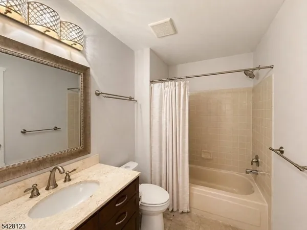 $3,000 | 605 Magnolia Lane, Somerville, NJ 08876