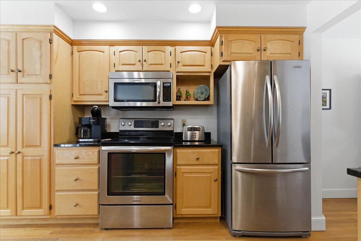 63 Maple Ridge Drive Winthrop, ME 04364 - Photo 10 of 69 37-kitchen-4