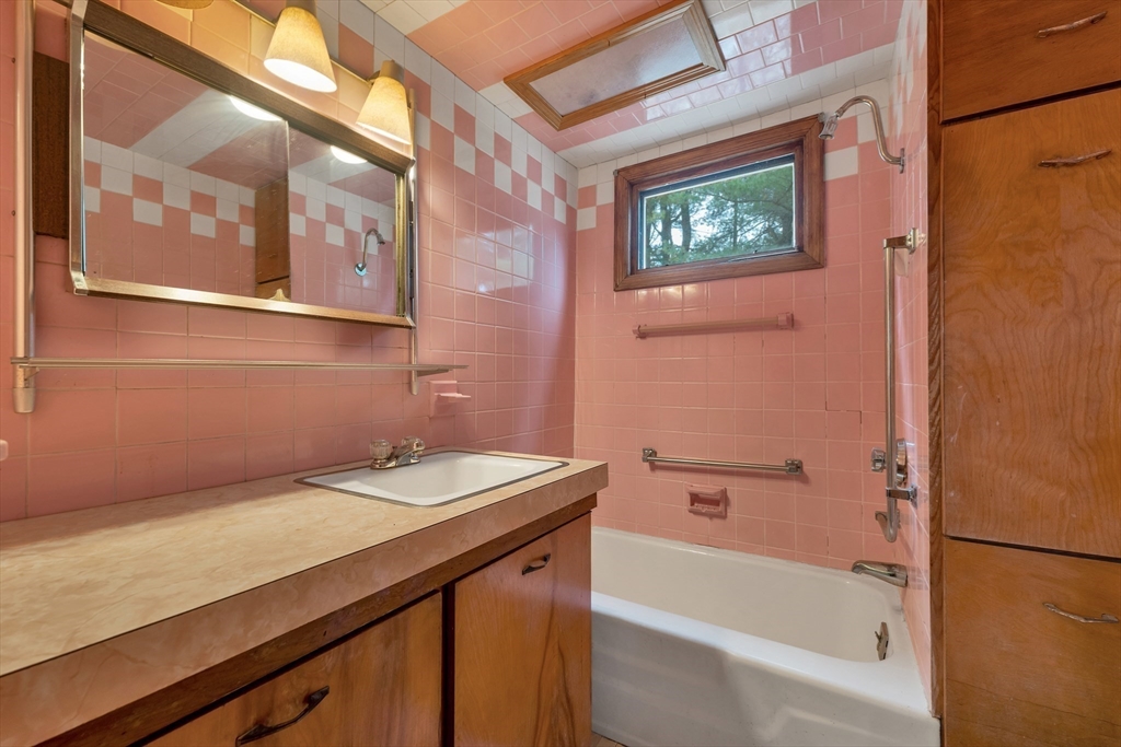 100 West Meadow Road Lowell, MA 01854 - Photo 19 of 41