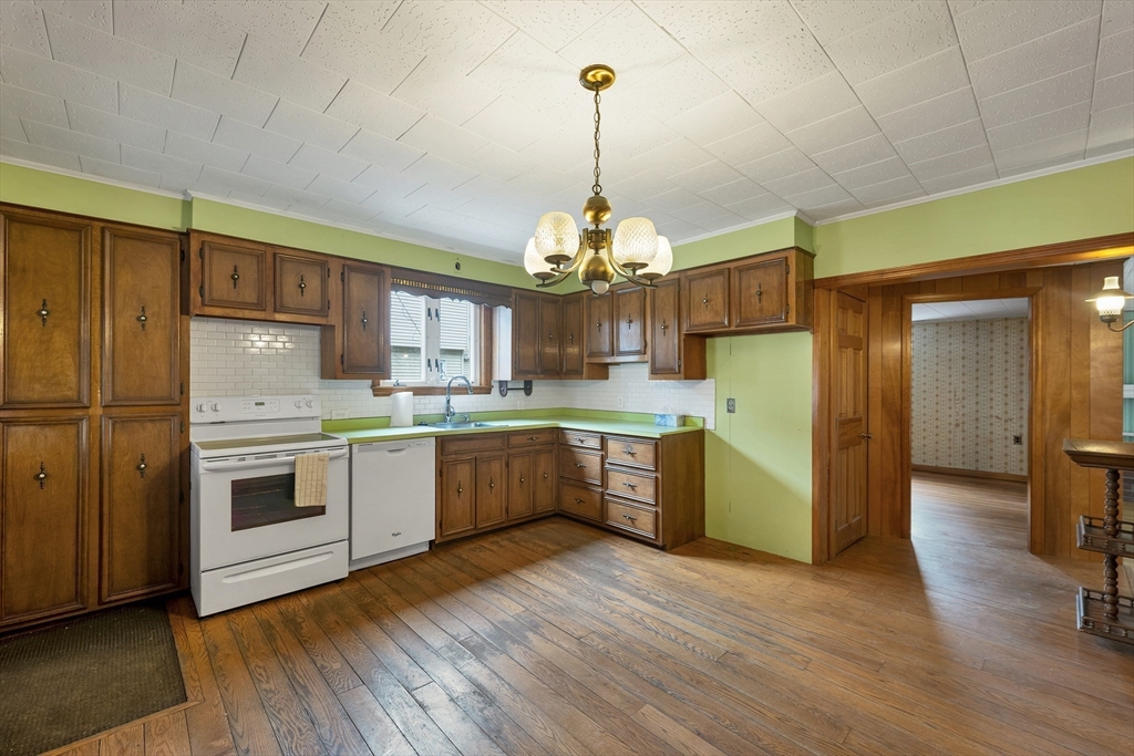 100 West Meadow Road Lowell, MA 01854 - Photo 6 of 41