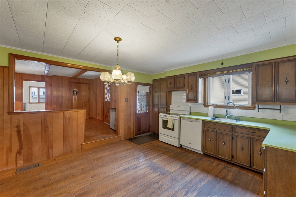 100 West Meadow Road Lowell, MA 01854 - Photo 9 of 41