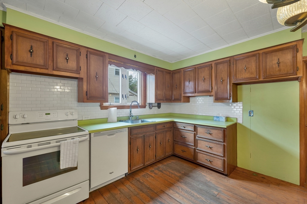 100 West Meadow Road Lowell, MA 01854 - Photo 10 of 41