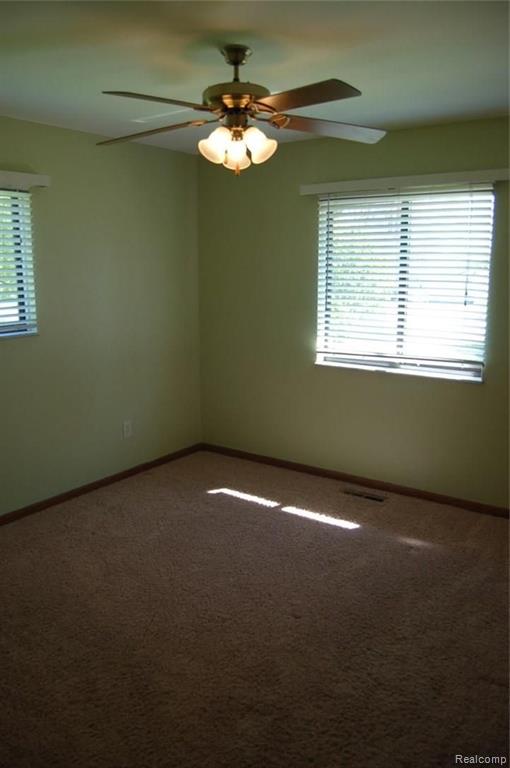 1545 Layton Road Fowlerville, MI 48836 - Photo 17 of 30 Gallery Image 17