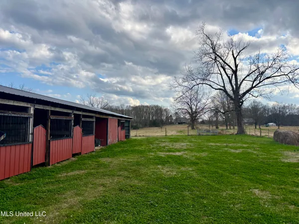 $280,000 | 1255 North Chapel Hill Road, Raymond, MS 39154