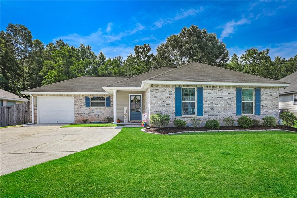 2305 Rue Toulander Street Mandeville, LA 70448 - Photo 1 of 15 Gallery Image 1