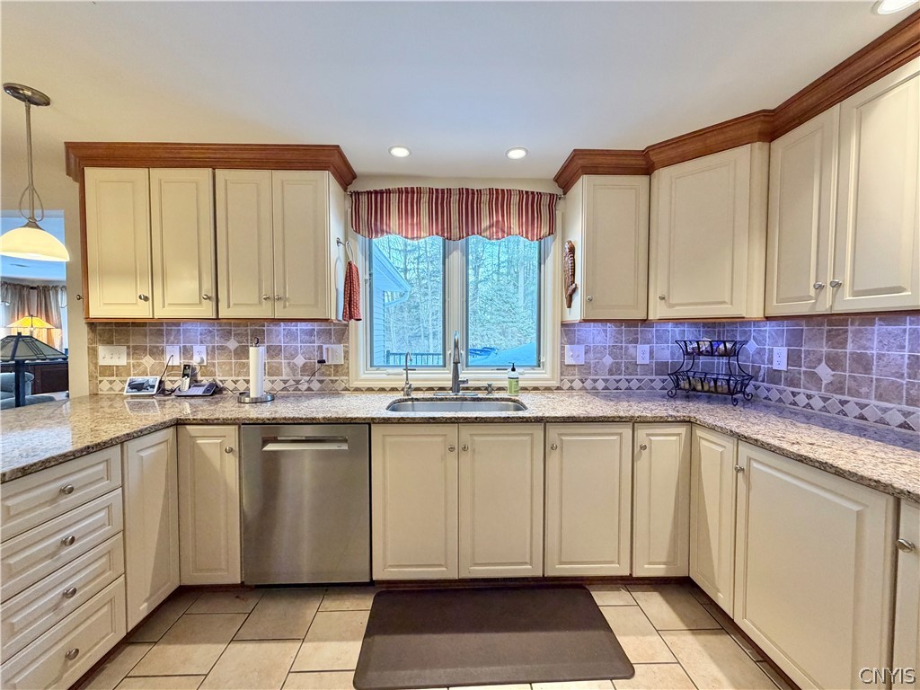 2655 Falls Road Marcellus, NY 13108 - Photo 17 of 48