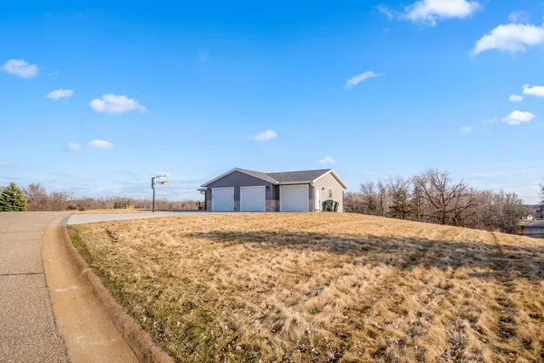 $525,000 | 101 Meadow Lane, New London, MN 56273