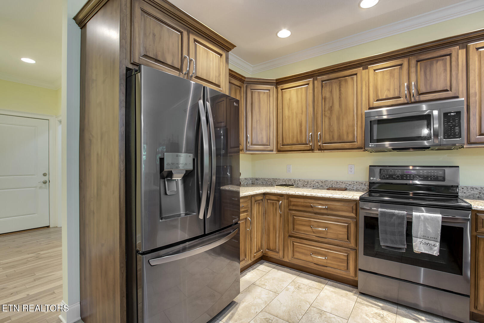 401 Tanasi Way Loudon, TN 37774 - Photo 23 of 44 23_401 Tanasi Way_Kitchen04