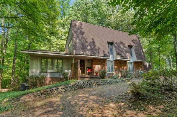$329,000 | 5718 Oak Tree Road, Greensboro, NC 27455