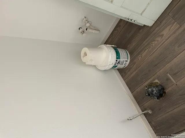 $459,000 | 1110 18th Street, Hondo, TX 78861