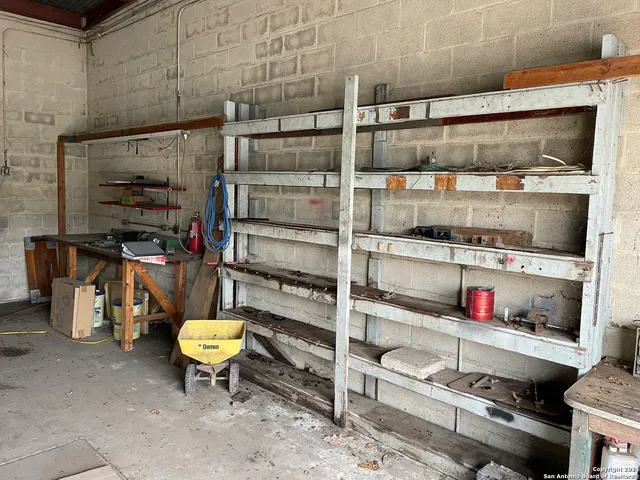 $459,000 | 1110 18th Street, Hondo, TX 78861