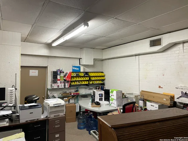 $459,000 | 1110 18th Street, Hondo, TX 78861