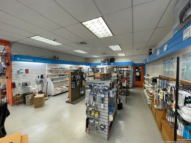 $459,000 | 1110 18th Street, Hondo, TX 78861