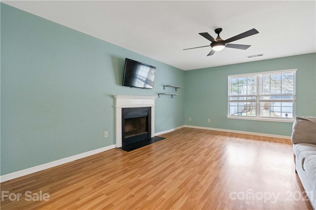 1620 Flagsworth Road Clover, SC 29710 - Photo 6 of 26 Gallery Image 6