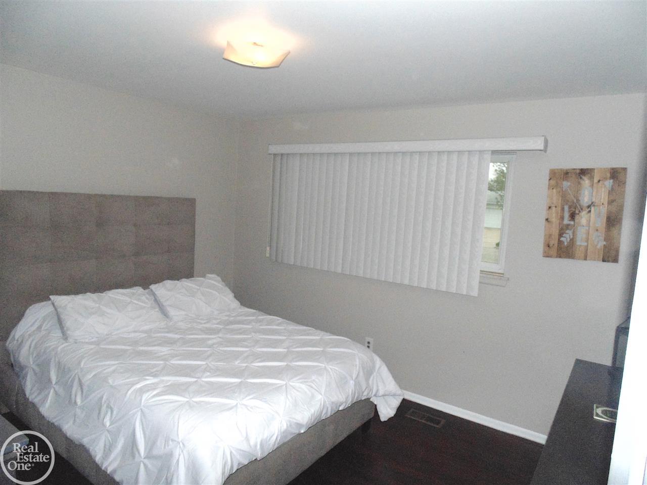 3643 Common Road Warren, MI 48092 - Photo 18 of 30 Gallery Image 18